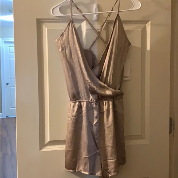 Tobi romper. - Picture 4 of 8